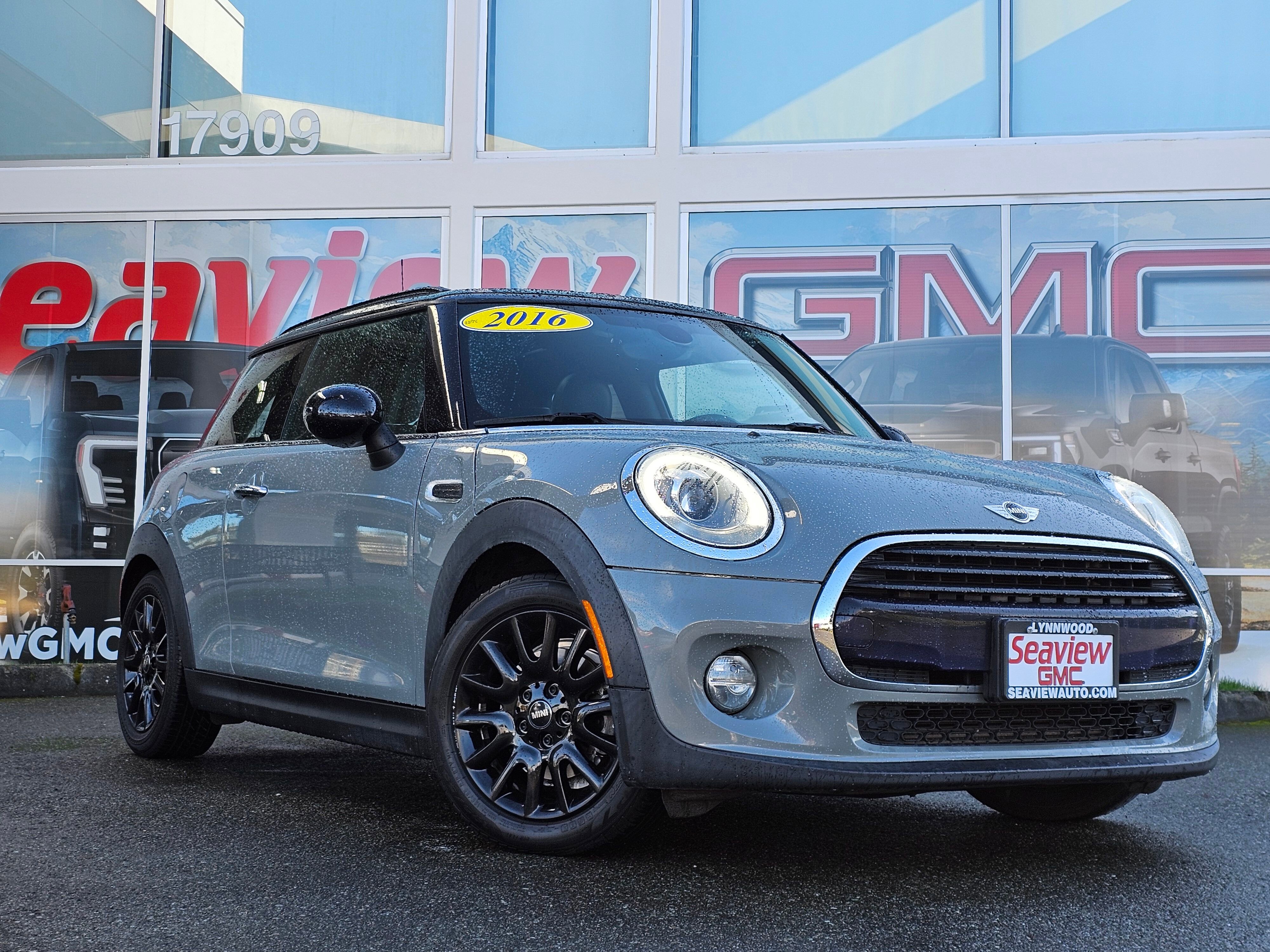 Used 2016 MINI Cooper 2-Door Hardtop image 1