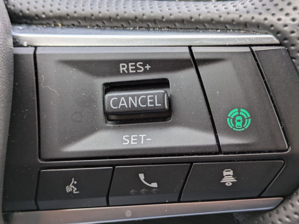 Used 2025 Mitsubishi Outlander SE image 18