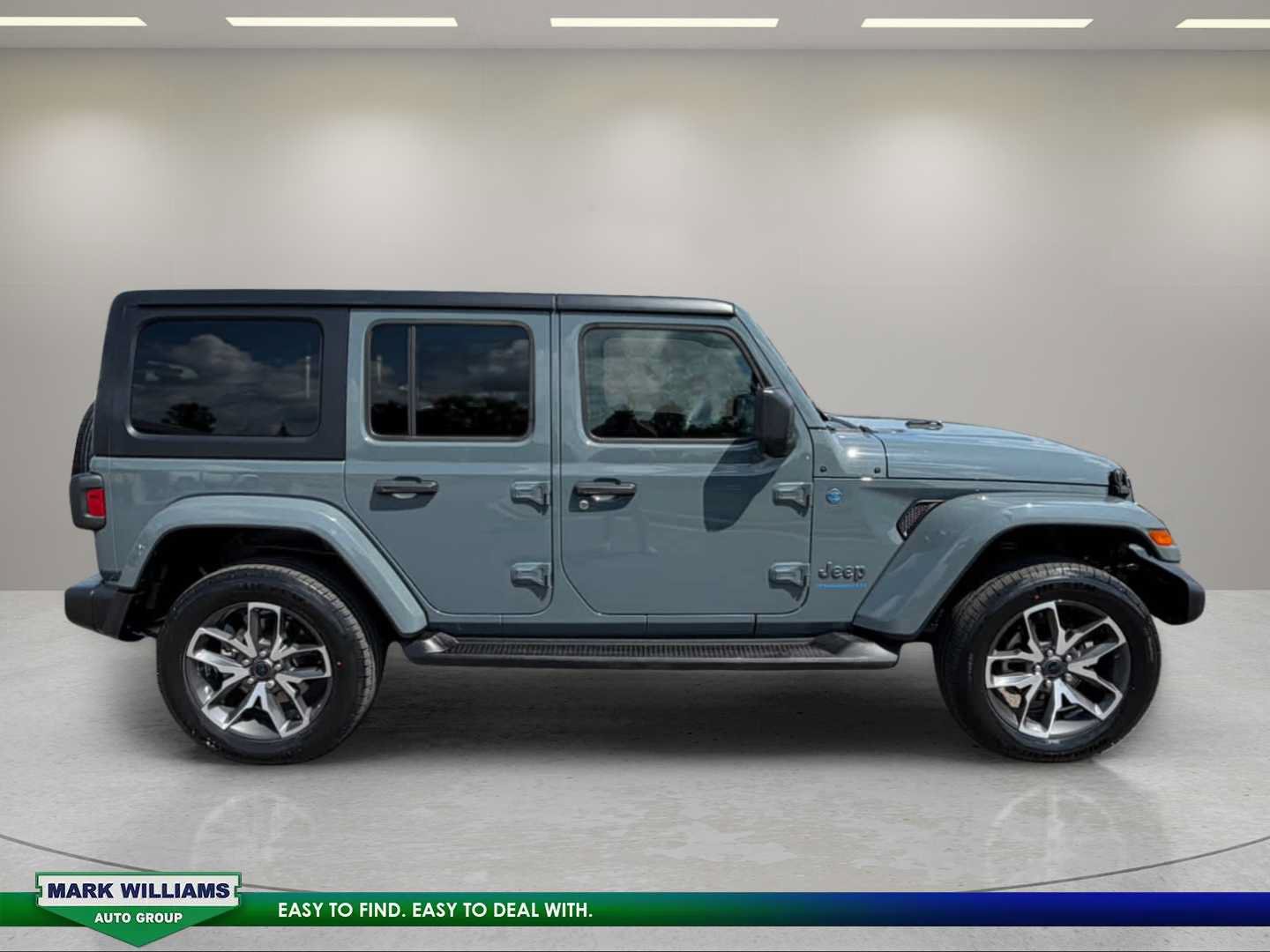 Used 2024 Jeep Wrangler Unlimited w/ Convenience Group AWD/4WD image 15