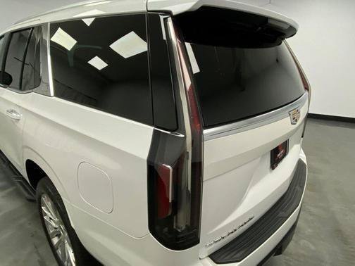 Used 2023 Cadillac Escalade Premium Luxury w/ LPO, Floor Liner Package AWD/4WD image 14