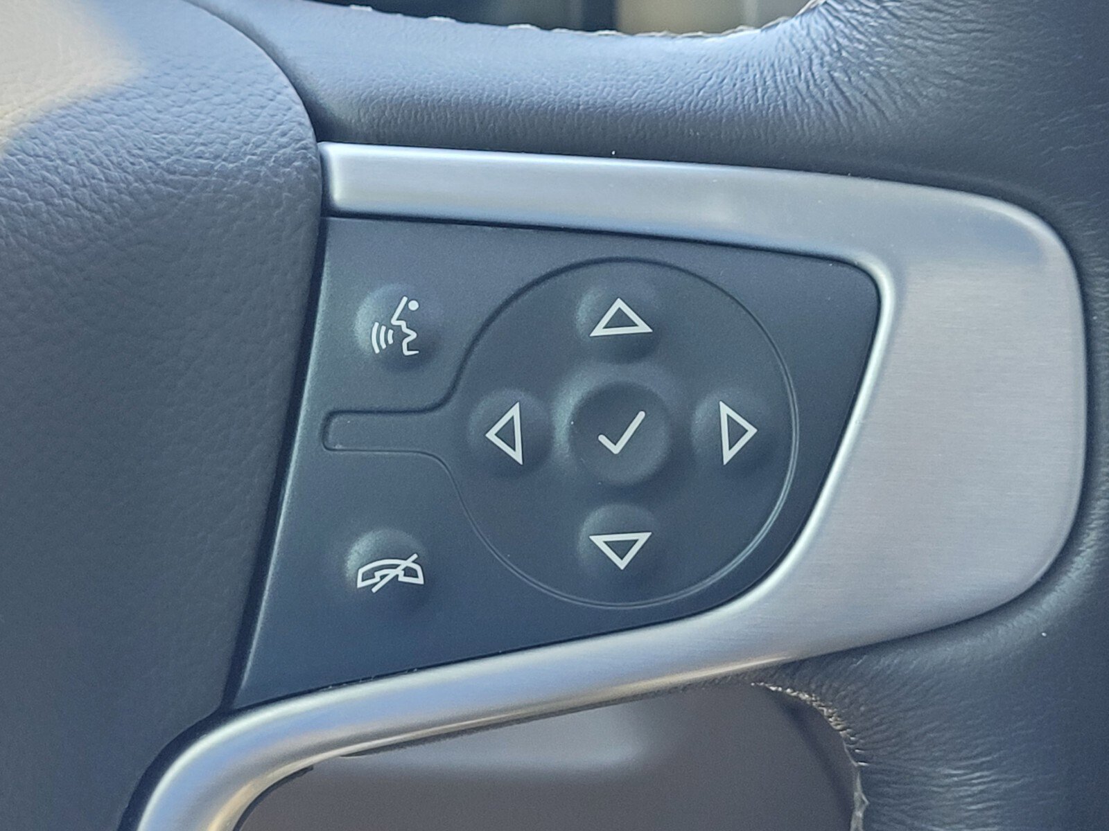 Used 2020 GMC Yukon SLT w/ Premium Edition image 22