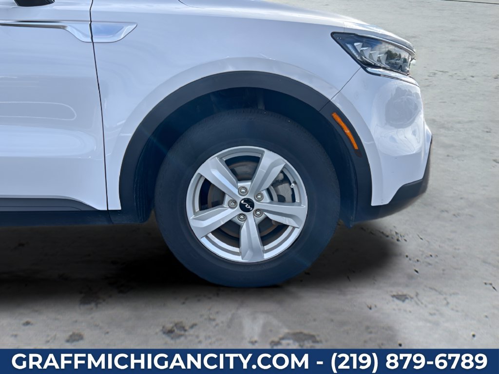 Used 2023 Kia Sorento LX FWD image 40