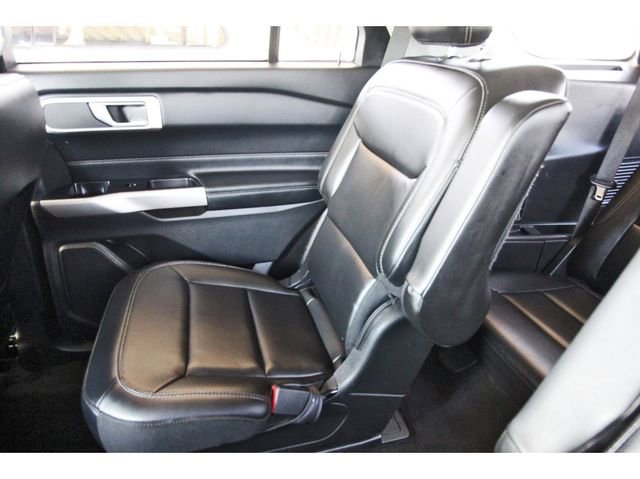Used 2022 Ford Explorer XLT w/ Equipment Group 202A AWD/4WD image 11