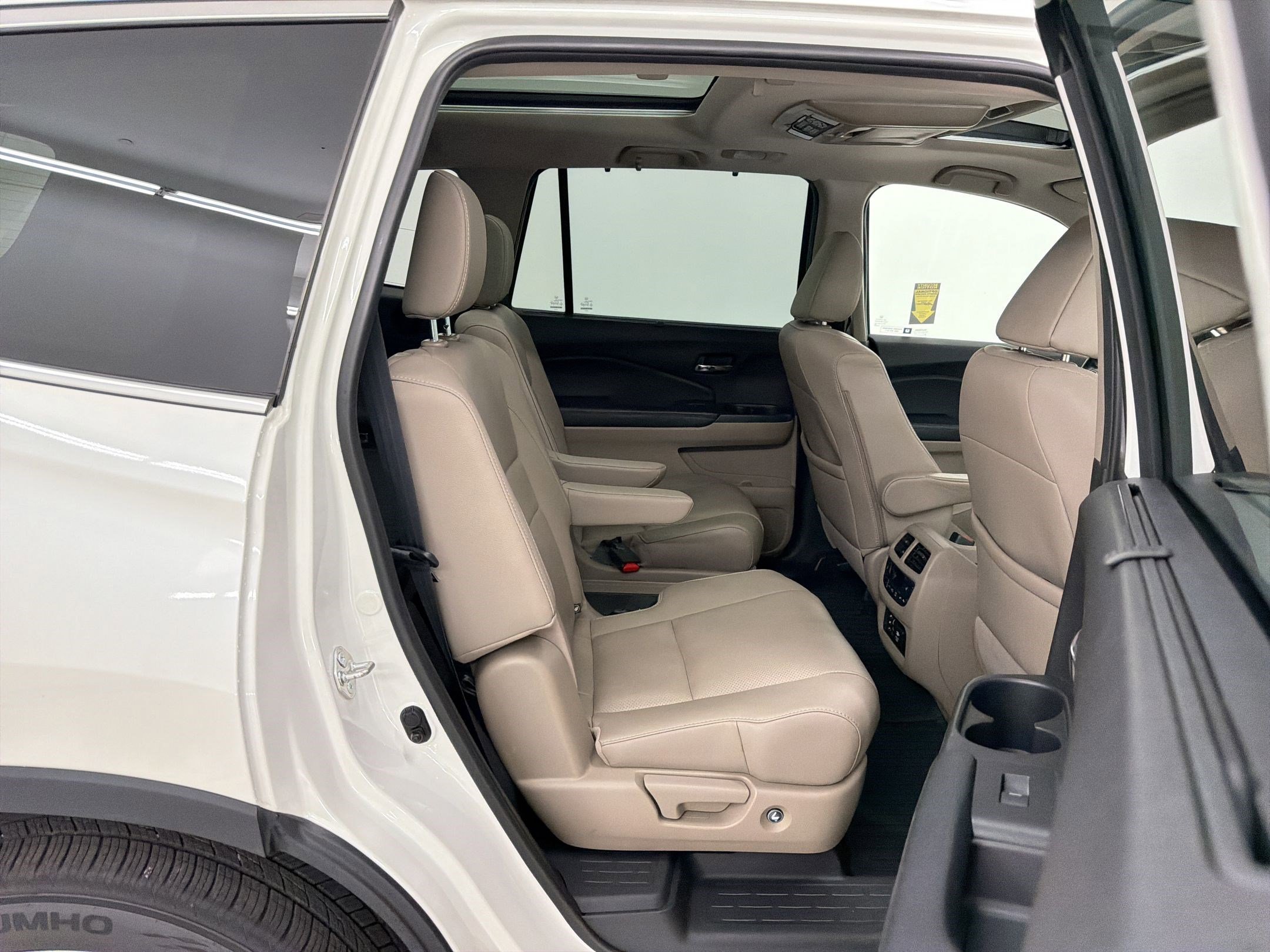 Used 2017 Honda Pilot Elite image 29