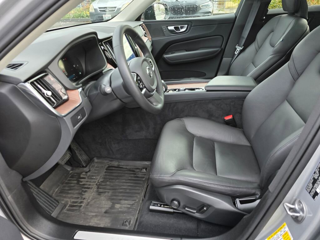 Used 2023 Volvo XC60 B5 Plus w/ Climate Package image 20