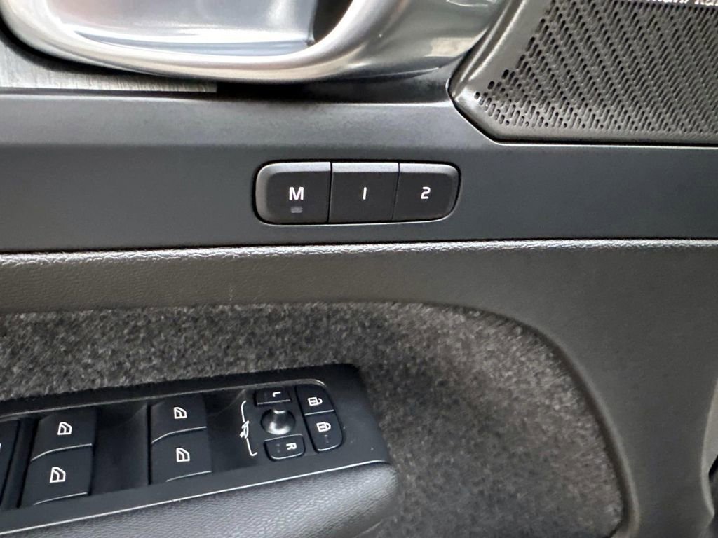 Used 2025 Volvo XC40 B5 Ultra w/ Protection Package Premier image 13