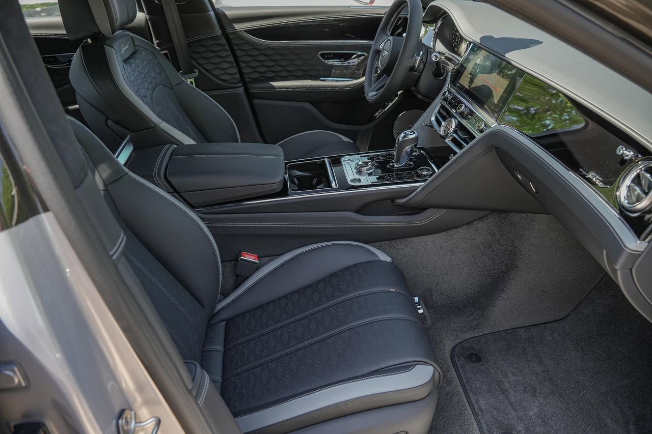 New 2025 Bentley Flying Spur Plug-In Hybrid image 38