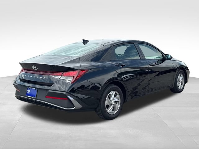 New 2026 Hyundai Elantra SE FWD image 5