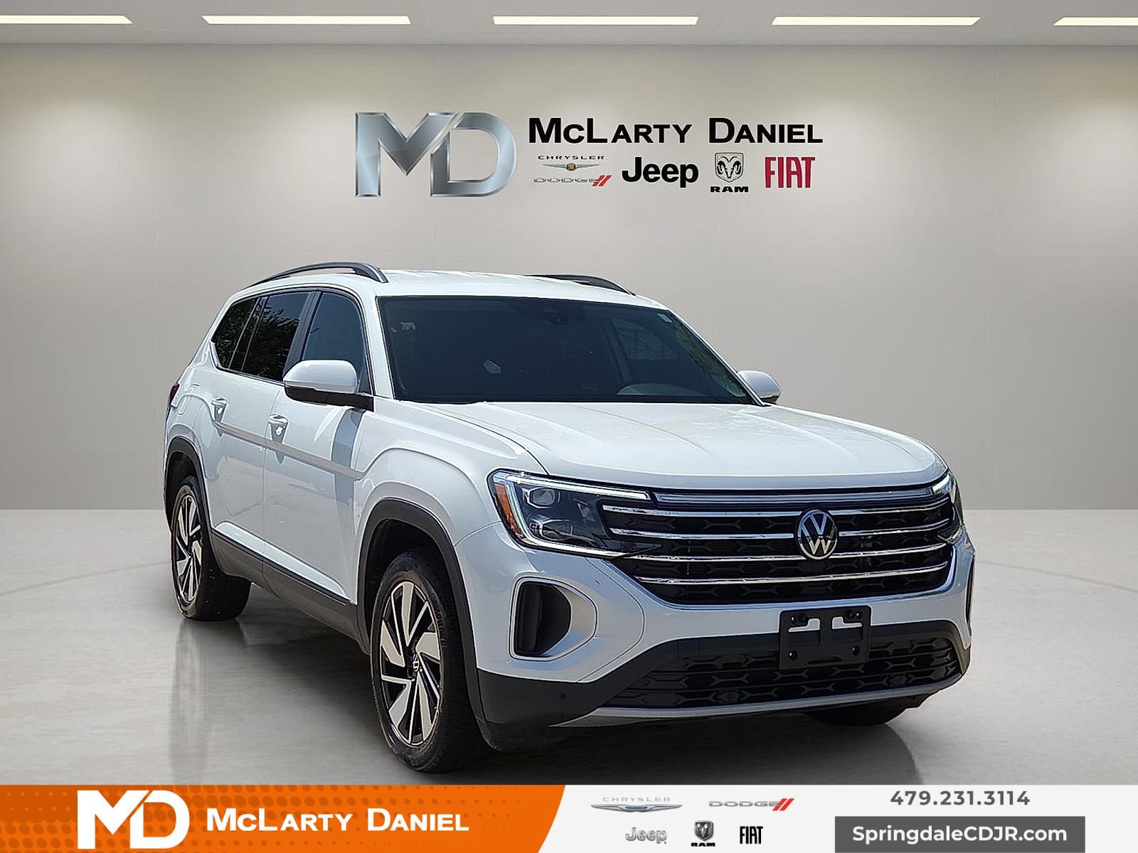 Used 2025 Volkswagen Atlas SE FWD image 1