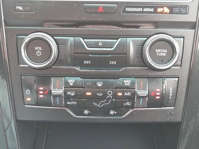 Used 2016 Ford Explorer XLT w/ Equipment Group 202A AWD/4WD image 33