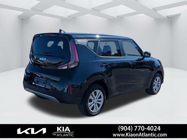 Used 2025 Kia Soul LX image 3