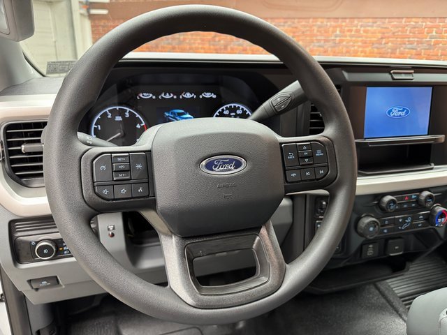 New 2025 Ford F550 4x4 Regular Cab Super Duty image 13