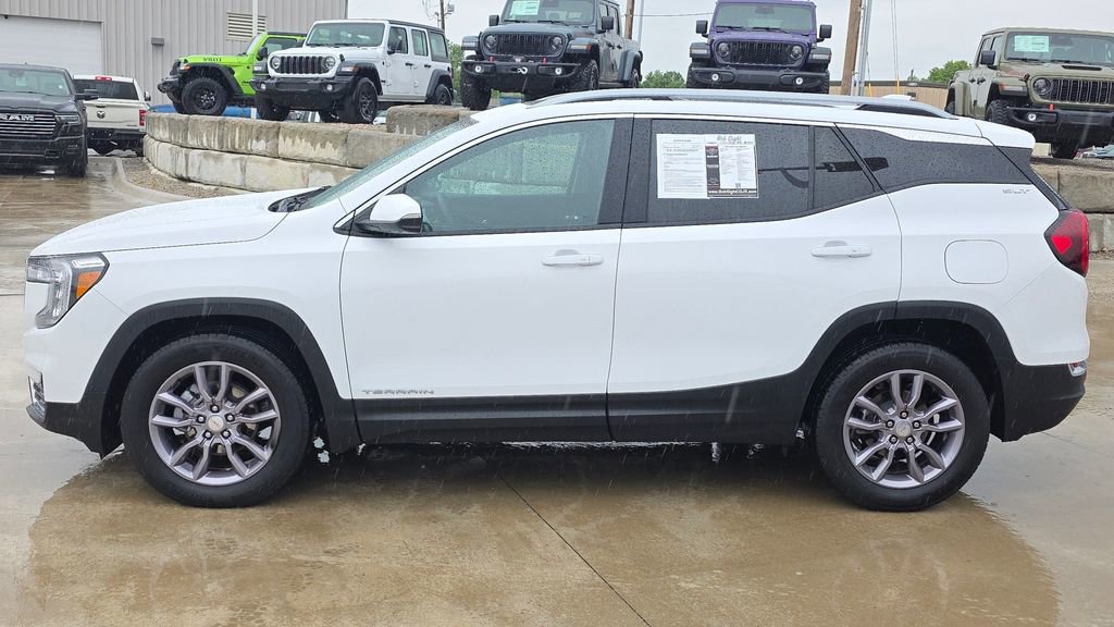 Used 2023 GMC Terrain SLT w/ LPO, Floor Liner Package AWD/4WD image 2