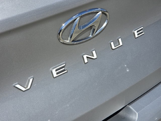 Used 2022 Hyundai Venue SEL FWD image 14