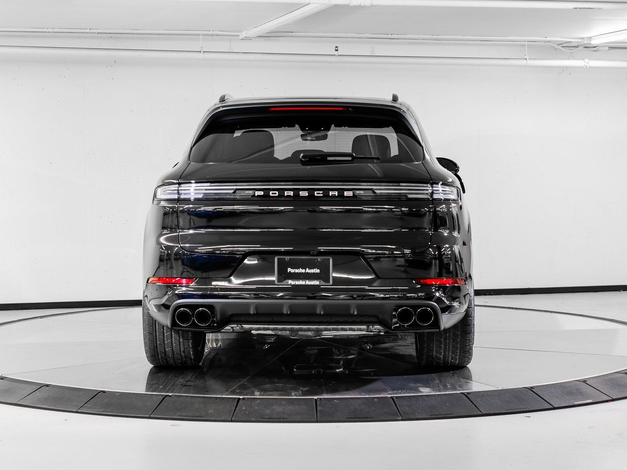Certified 2026 Porsche Cayenne AWD/4WD image 6