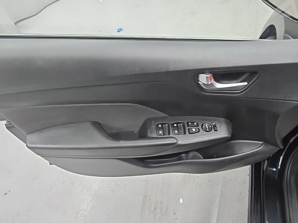 Used 2018 Hyundai Accent Limited FWD image 10