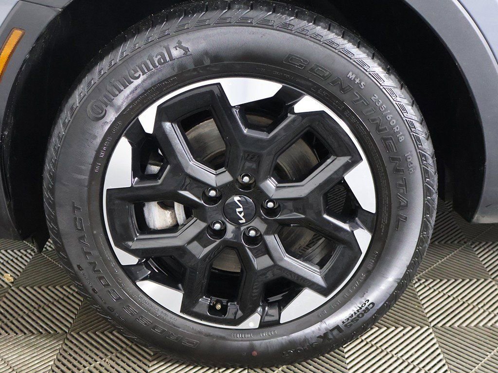 Used 2024 Kia Sorento S image 22