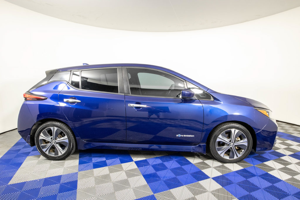 Used 2019 Nissan Leaf SV w/ SV Technology Package FWD image 4