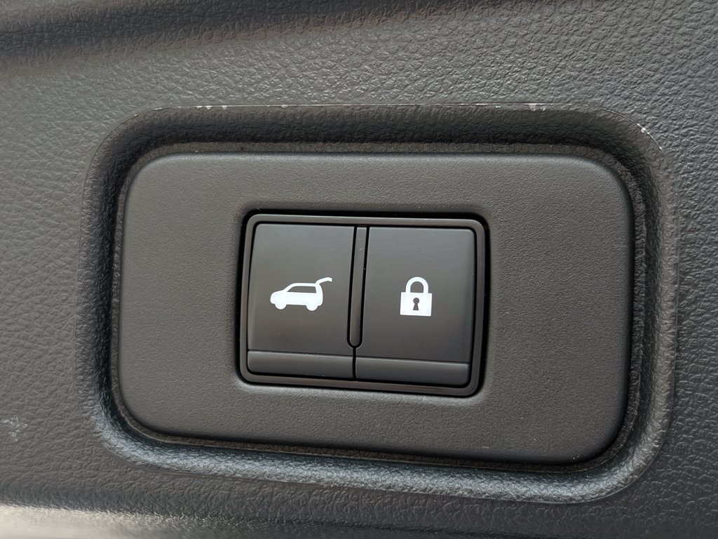 Used 2025 Nissan Pathfinder SL AWD/4WD image 20