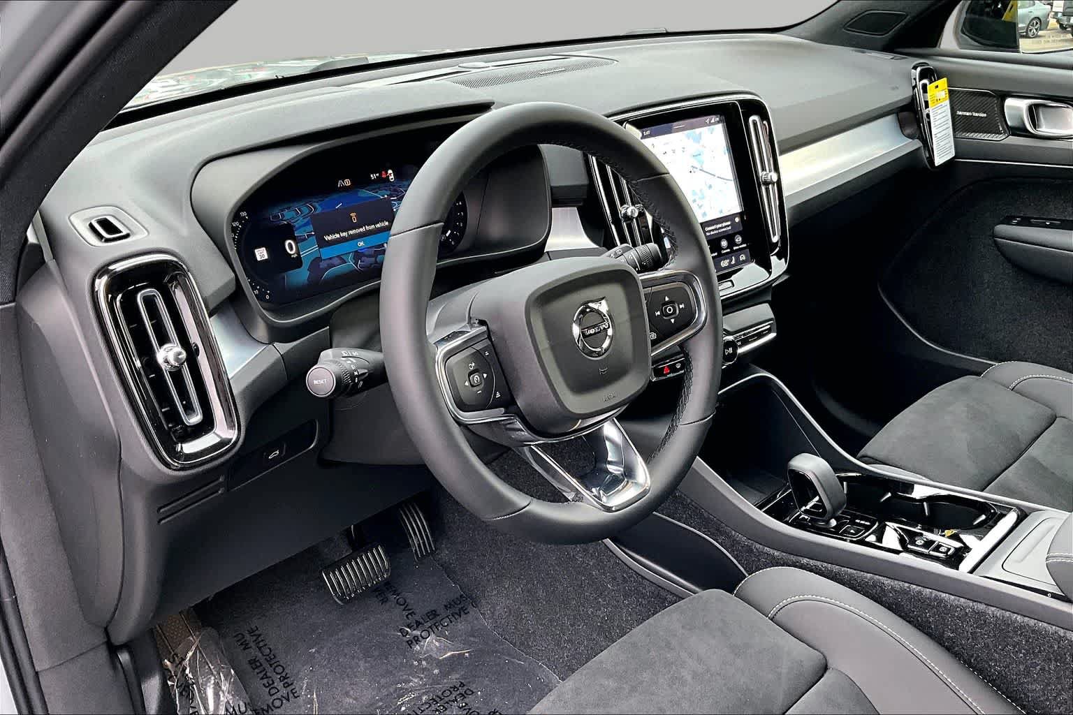 New 2026 Volvo XC40 B5 Ultra w/ Protection Package Premier AWD/4WD image 9