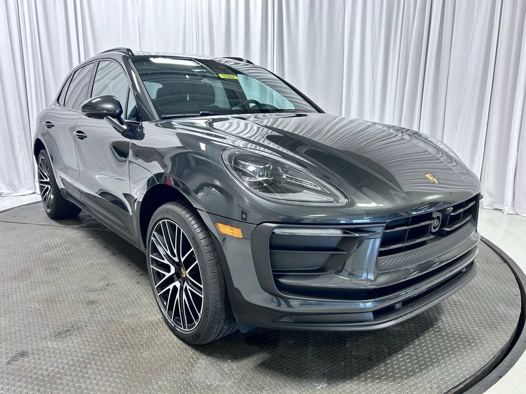 Certified 2026 Porsche Macan AWD/4WD image 37