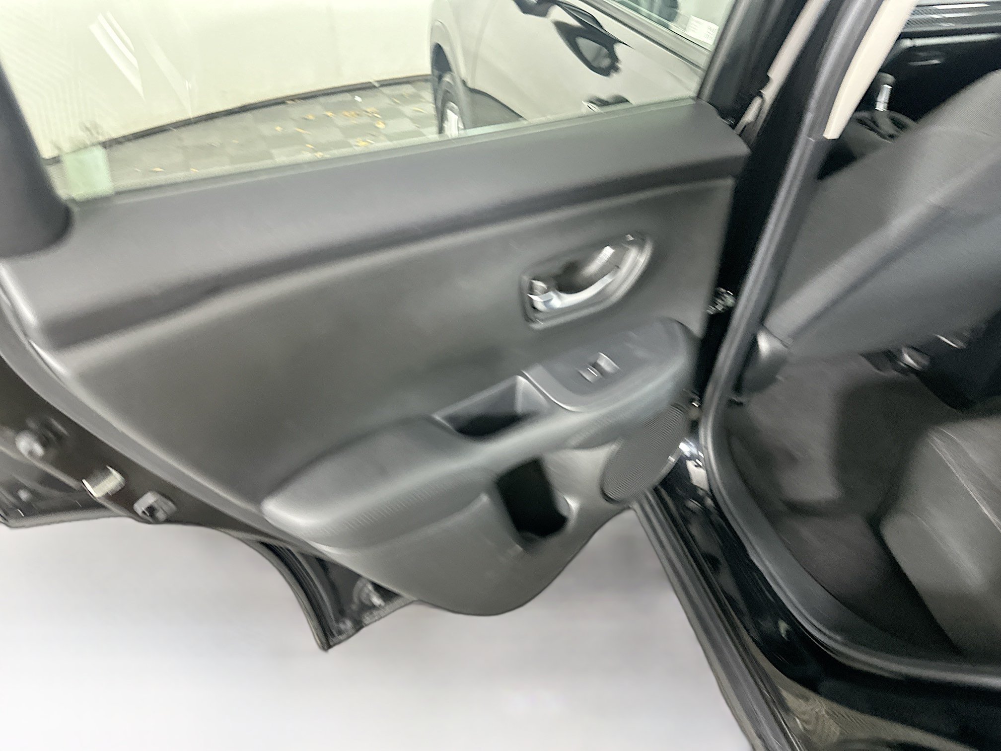 Used 2025 Honda HR-V LX image 25