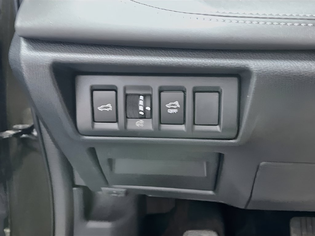 Used 2025 Subaru Outback Limited AWD/4WD image 10