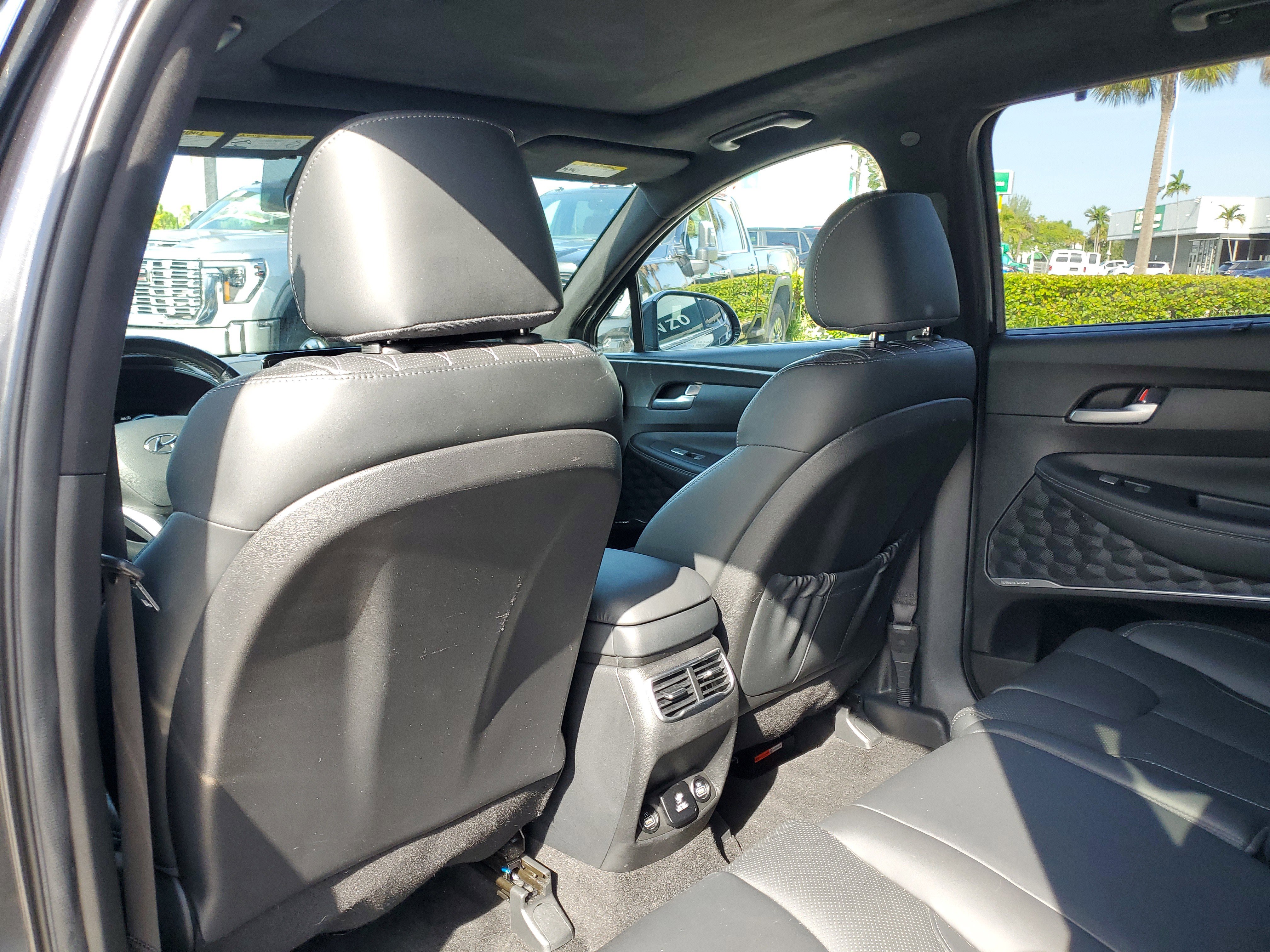 Used 2022 Hyundai Santa Fe Calligraphy image 17