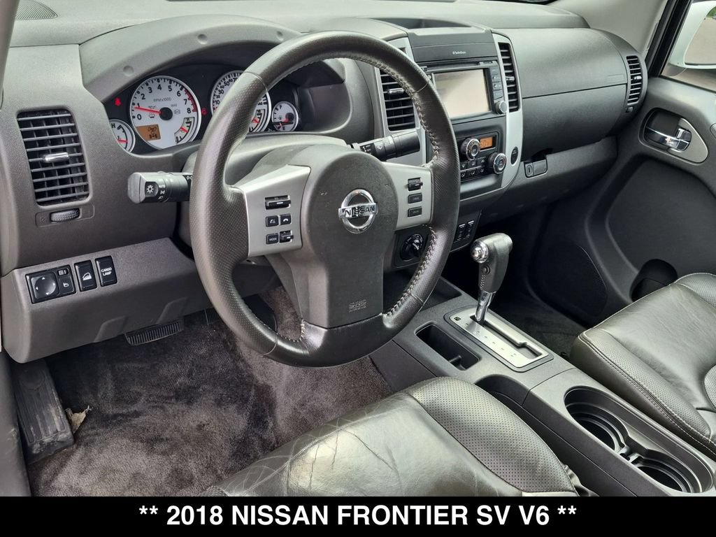 Used 2018 Nissan Frontier PRO-4X AWD/4WD image 2