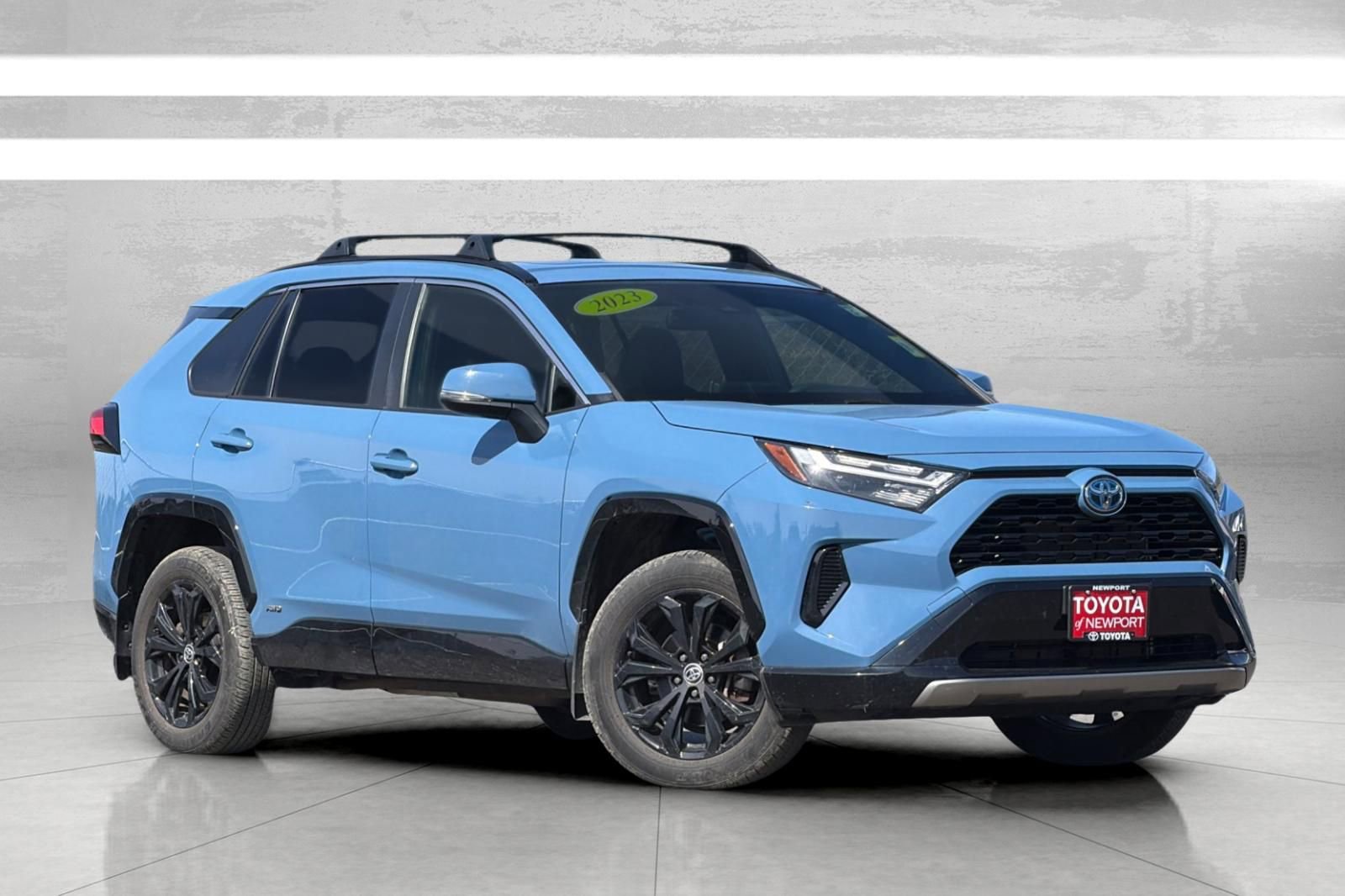 Used 2023 Toyota RAV4 SE w/ Convenience Package image 2
