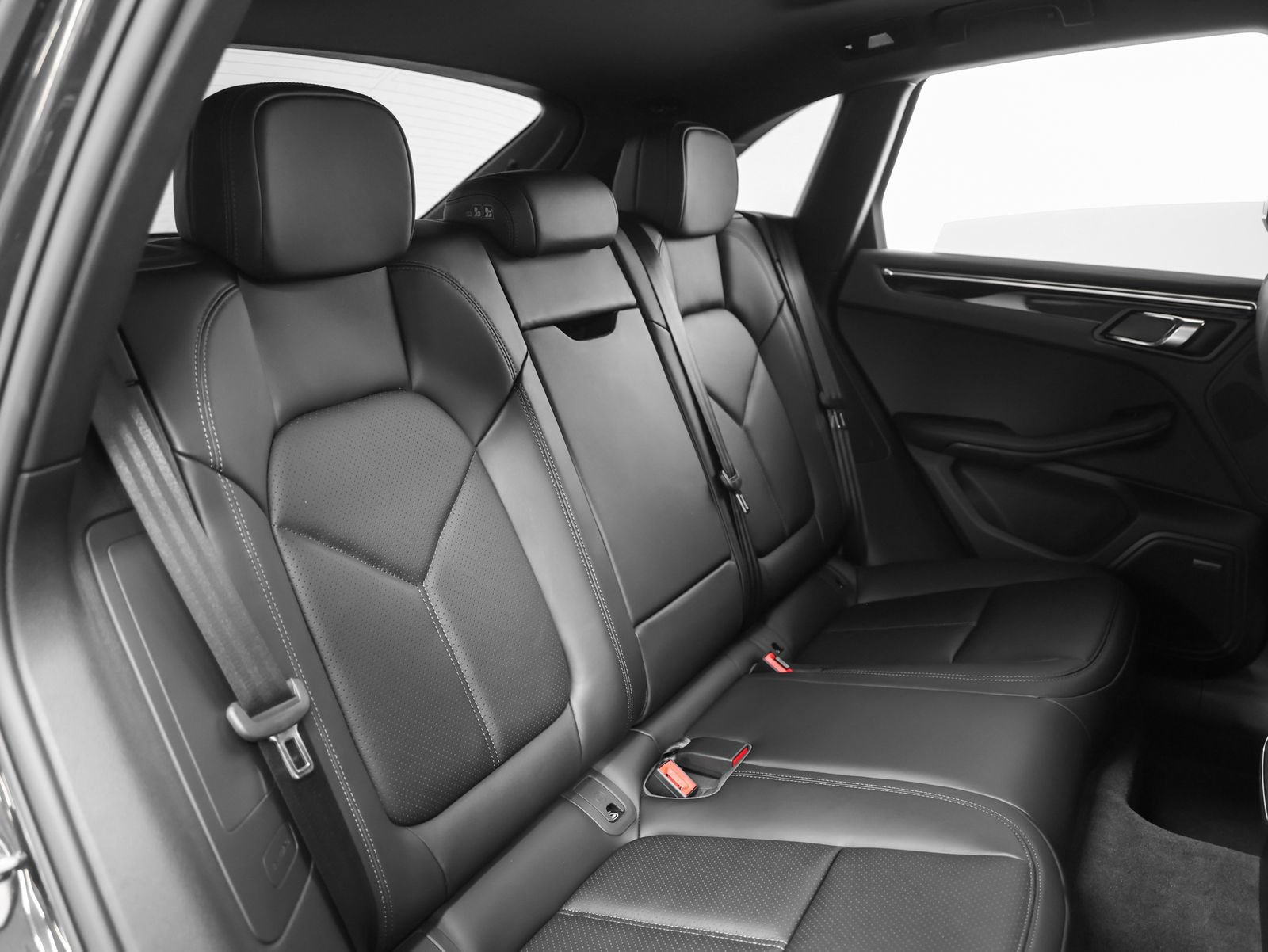 New 2026 Porsche Macan AWD/4WD image 25