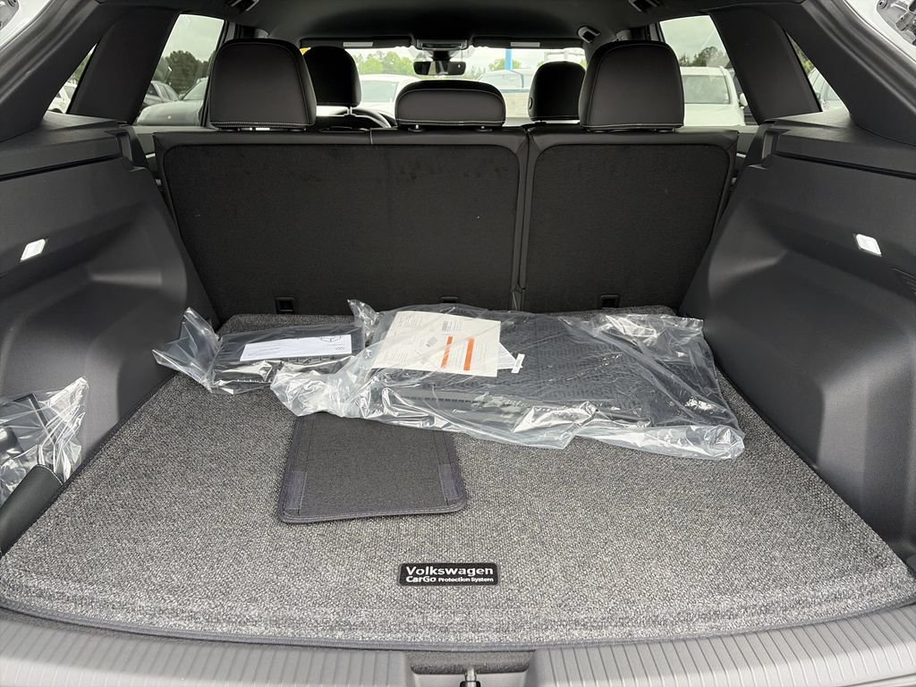 New 2026 Volkswagen Atlas Cross Sport SE FWD image 11