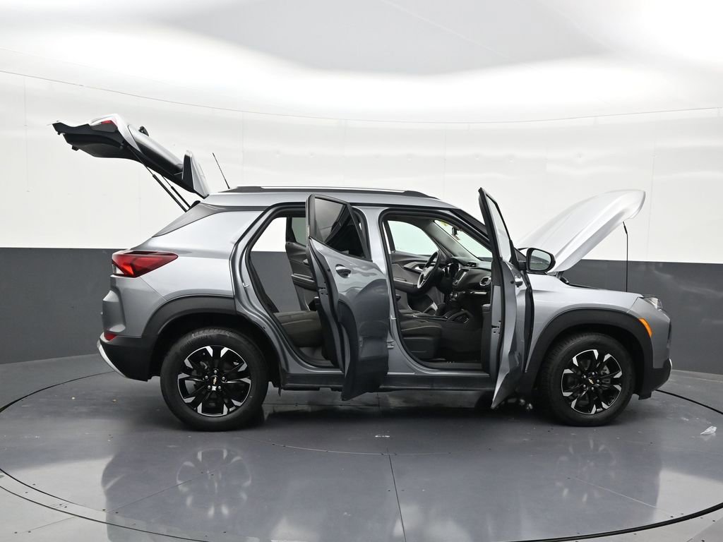 Used 2023 Chevrolet TrailBlazer LT FWD image 33