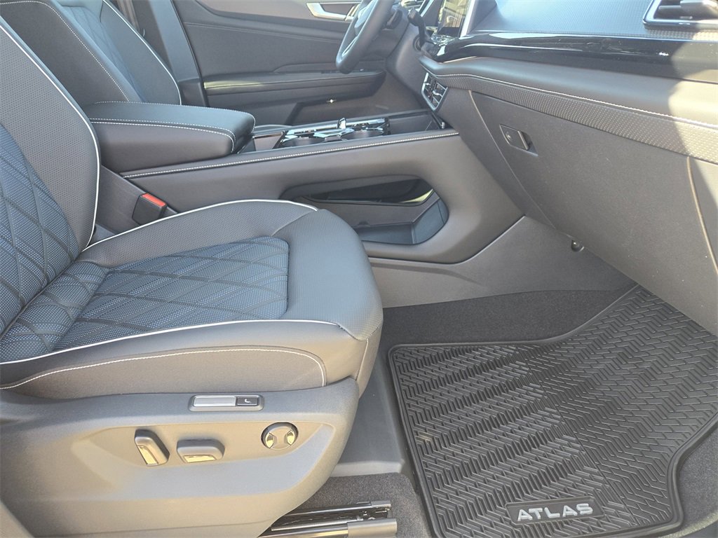 New 2026 Volkswagen Atlas Cross Sport SEL Premium R-Line image 12