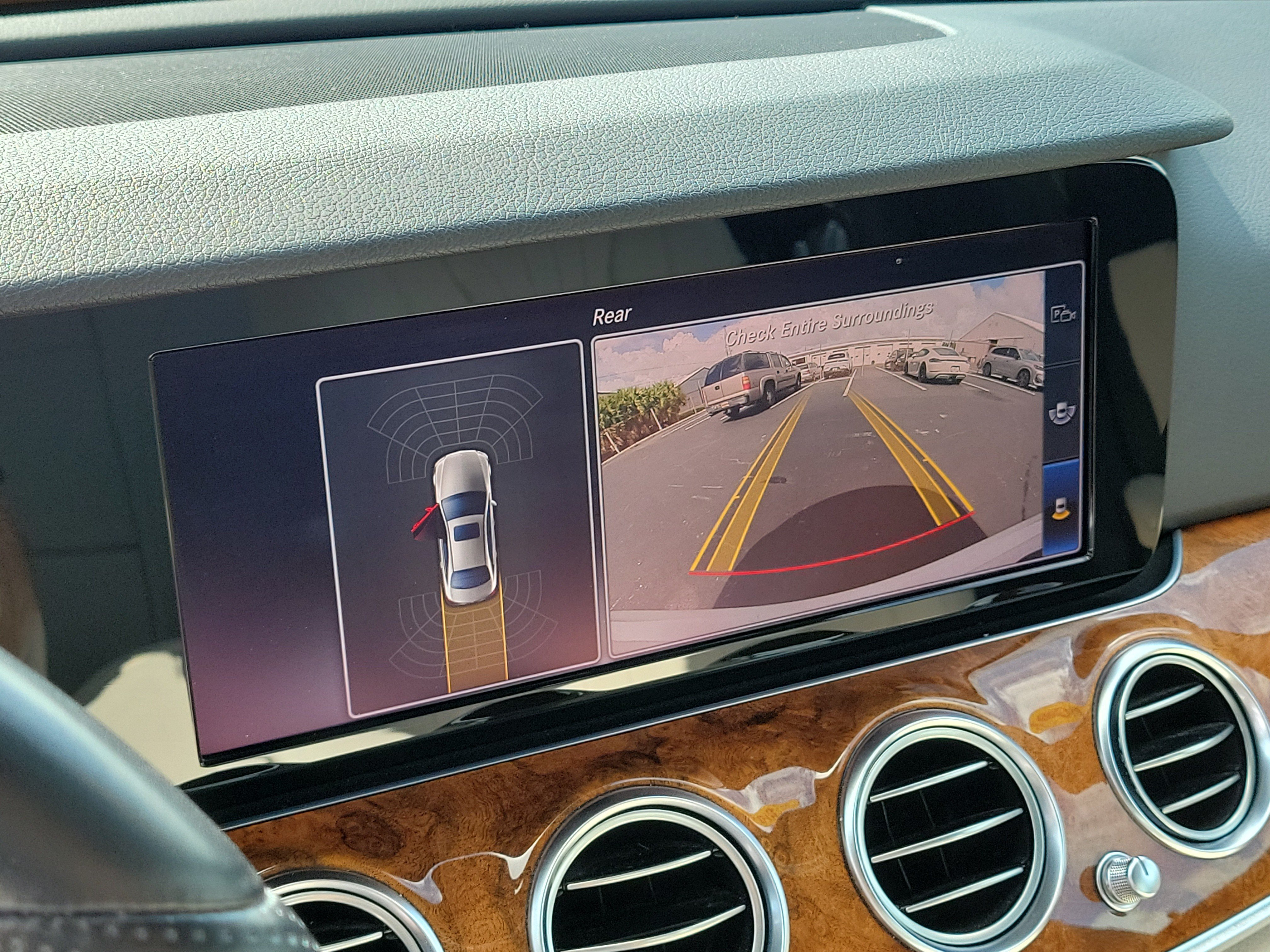 Used 2018 Mercedes-Benz E 300 image 25