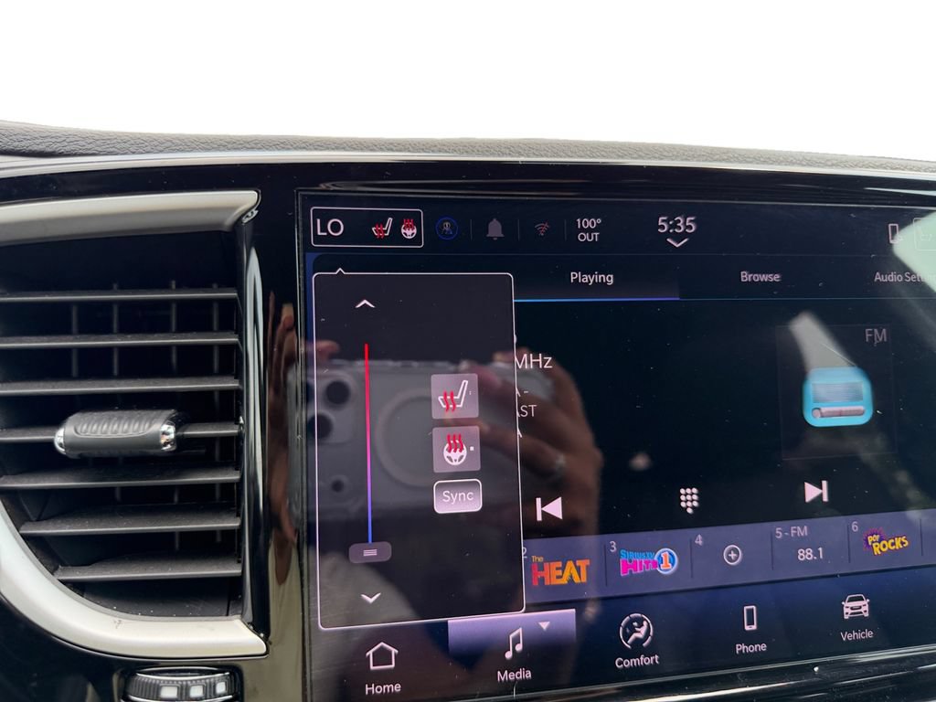 Used 2025 Chrysler Pacifica Select FWD image 16