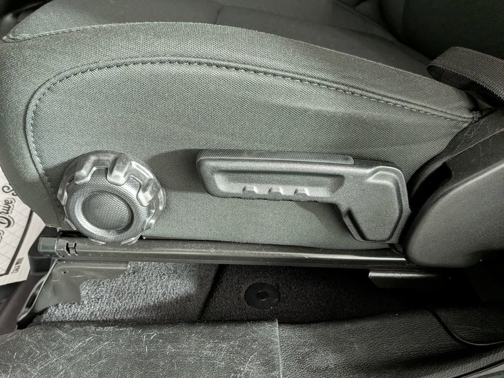 Used 2021 Jeep Gladiator Willys image 18