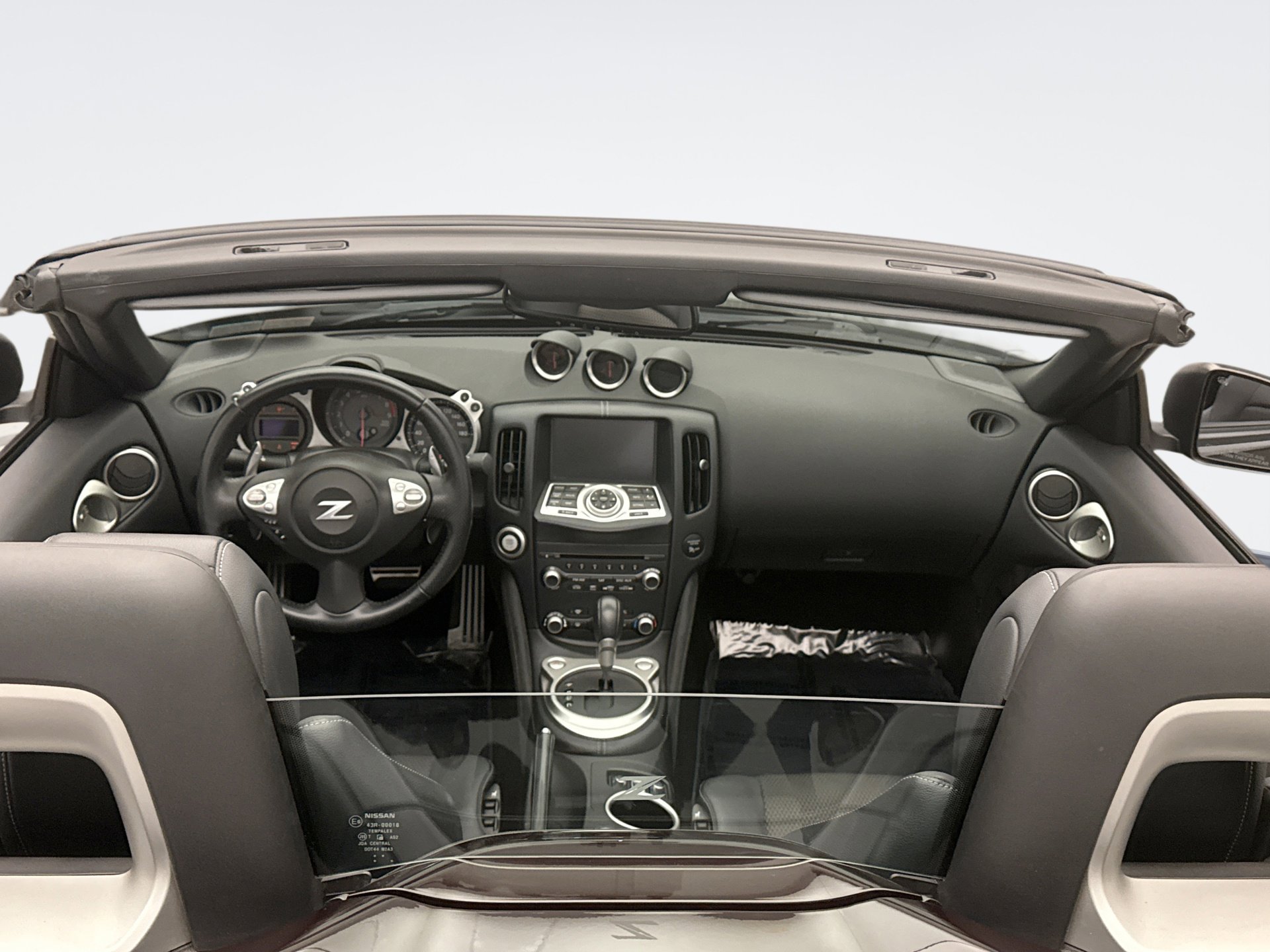 Used 2017 Nissan 370Z Touring image 14