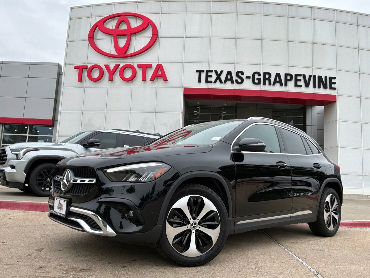 Used 2025 Mercedes-Benz GLA 250 image 2