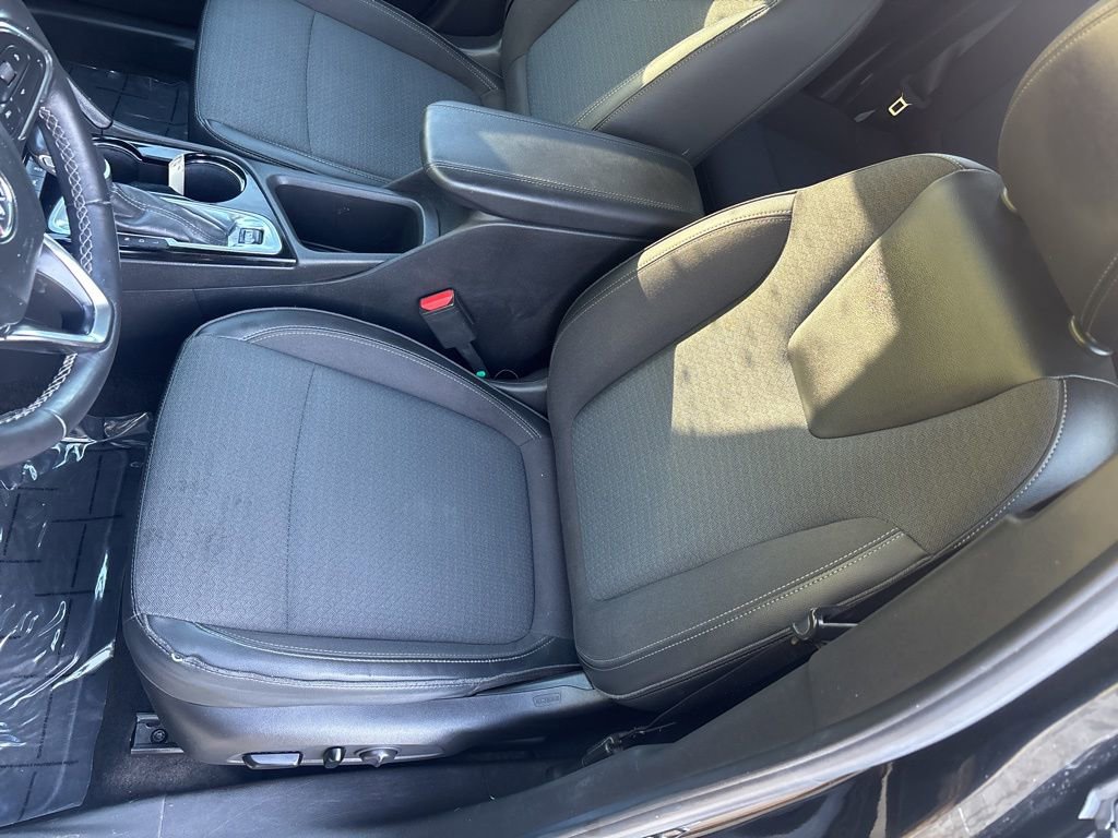Used 2021 Buick Encore GX Select w/ Sport Touring Package image 26