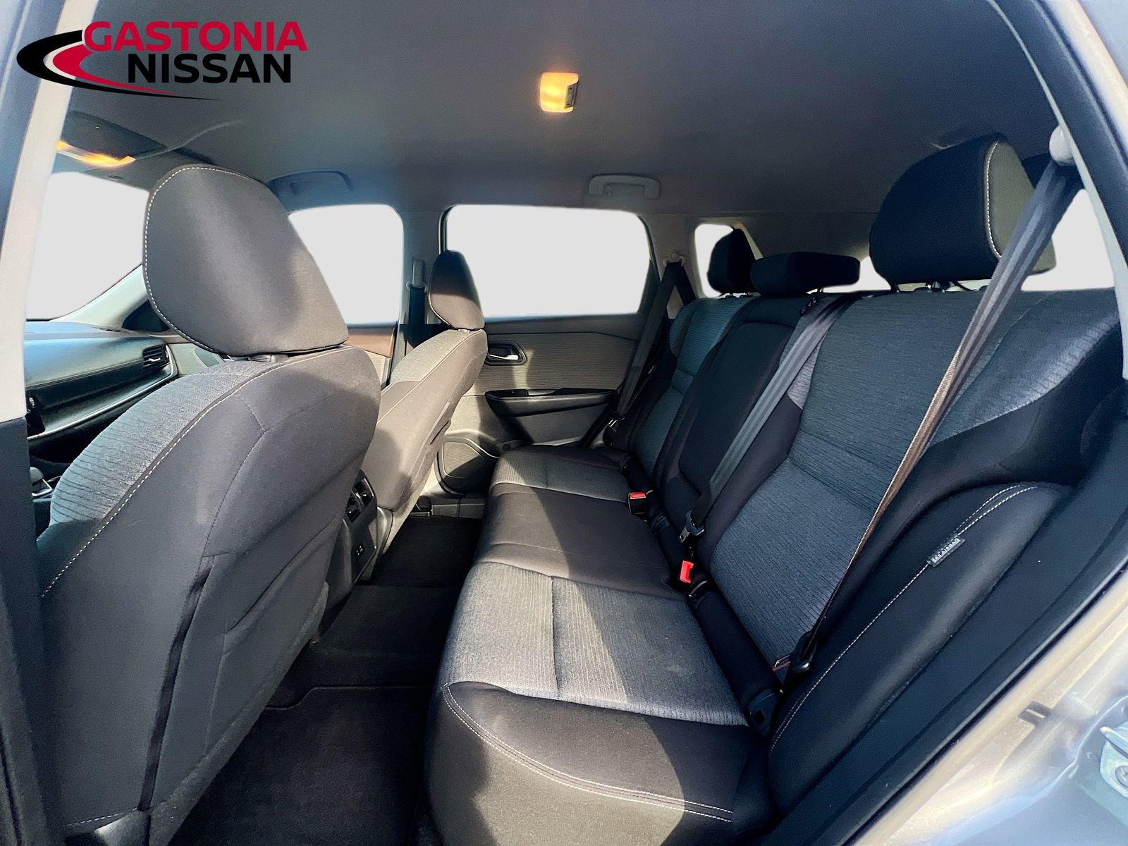 Used 2021 Nissan Rogue SV image 31