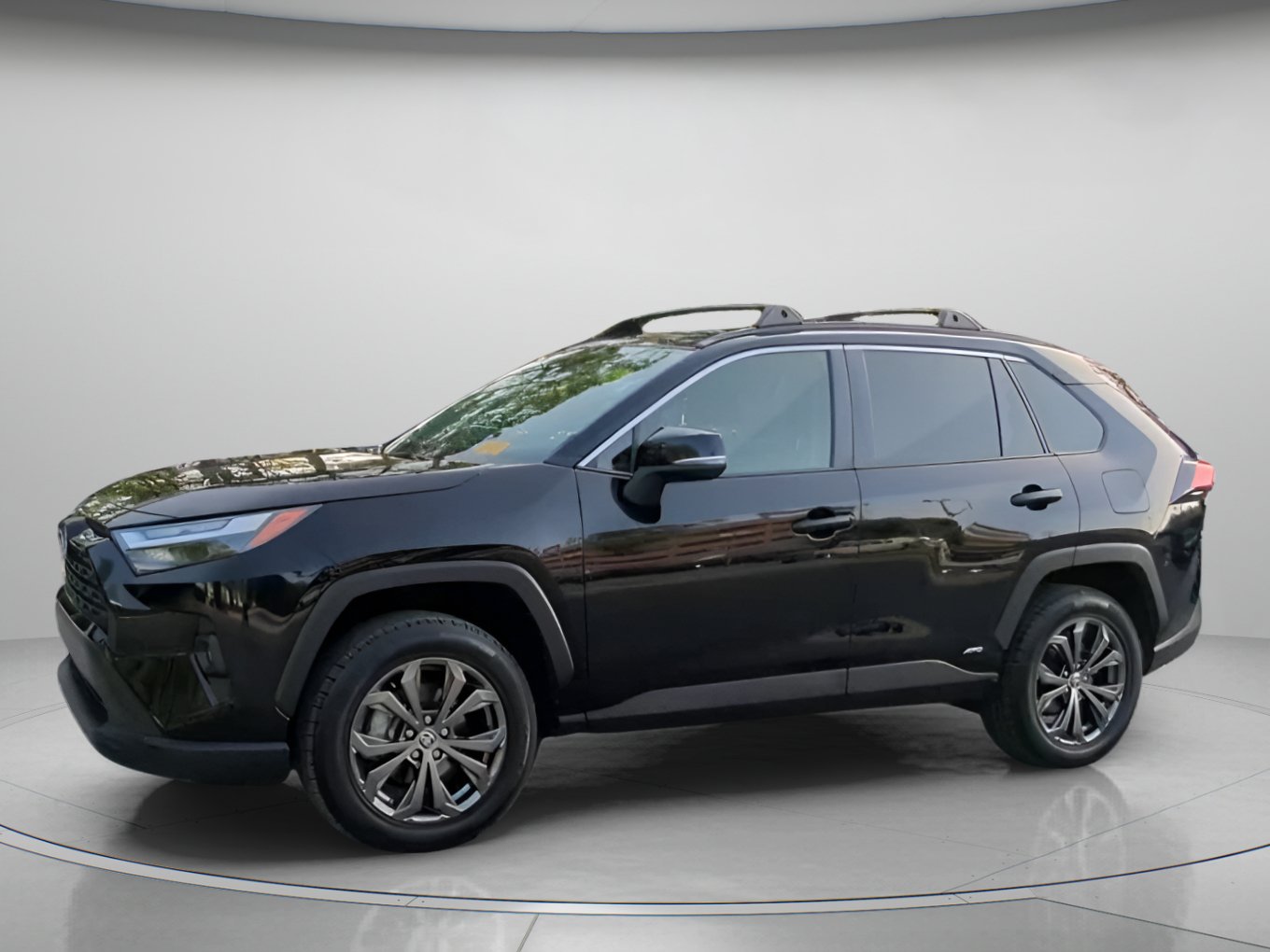 Used 2023 Toyota RAV4 XLE Premium AWD/4WD image 14