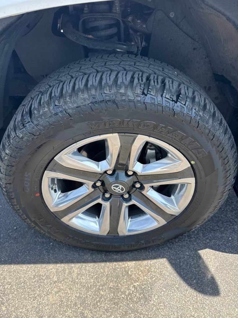 Used 2019 Toyota Tacoma Limited AWD/4WD image 12