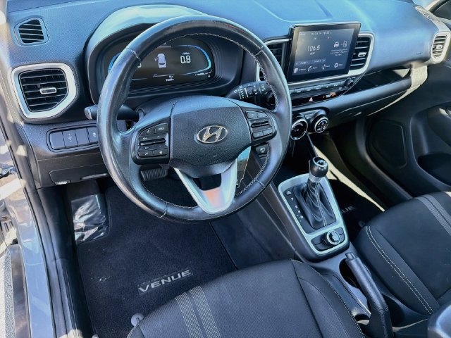 Used 2023 Hyundai Venue SEL FWD image 9