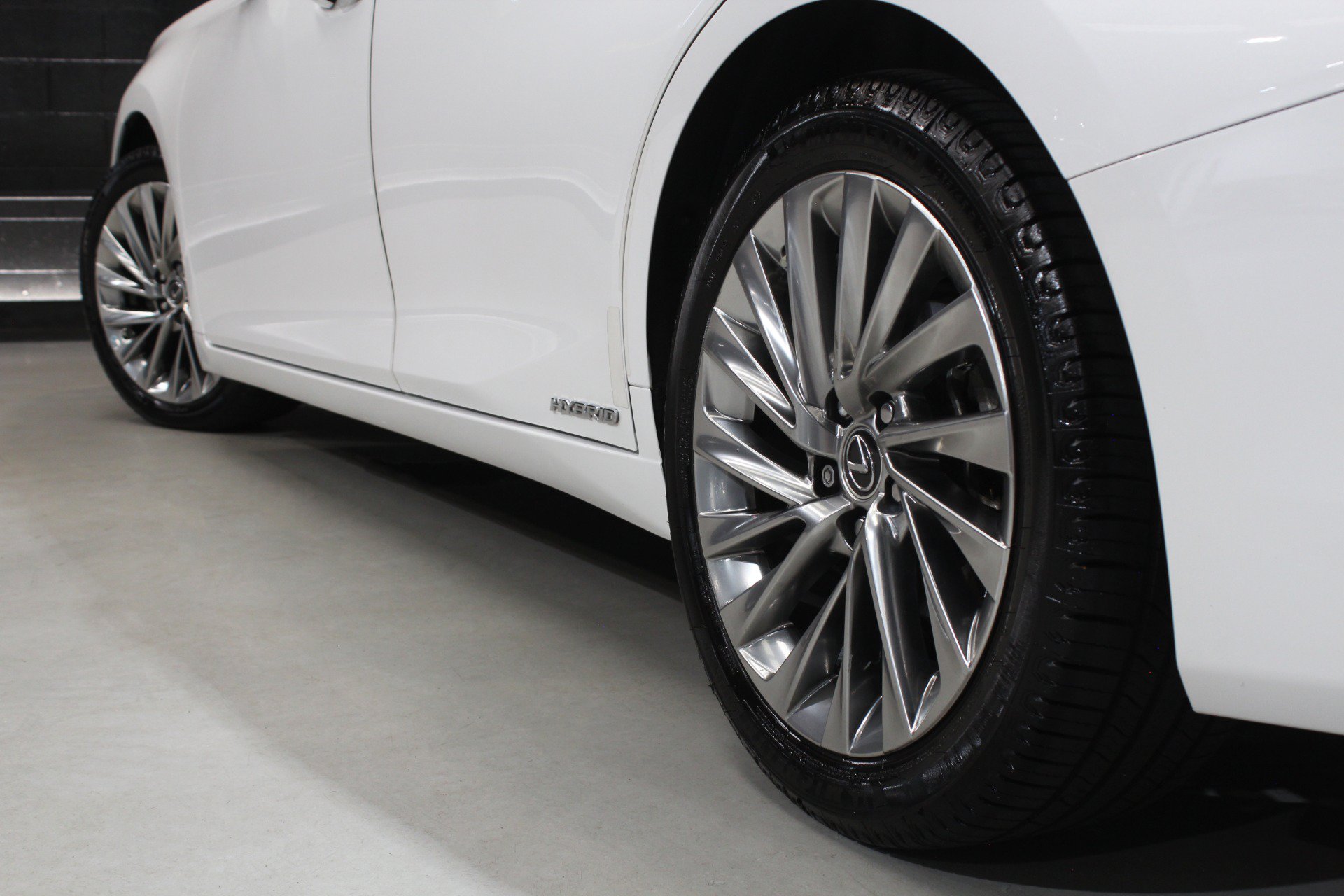 Used 2022 Lexus ES 300h Ultra Luxury w/ Accessory Package 2 FWD image 20