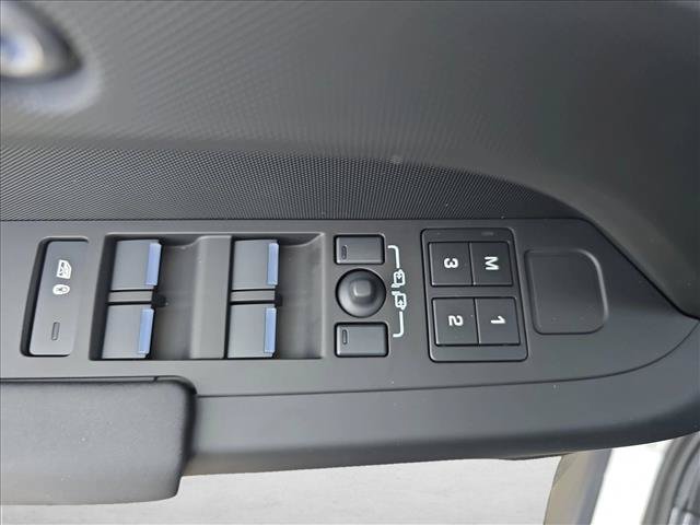 Used 2026 Land Rover Defender 110 S AWD/4WD image 27