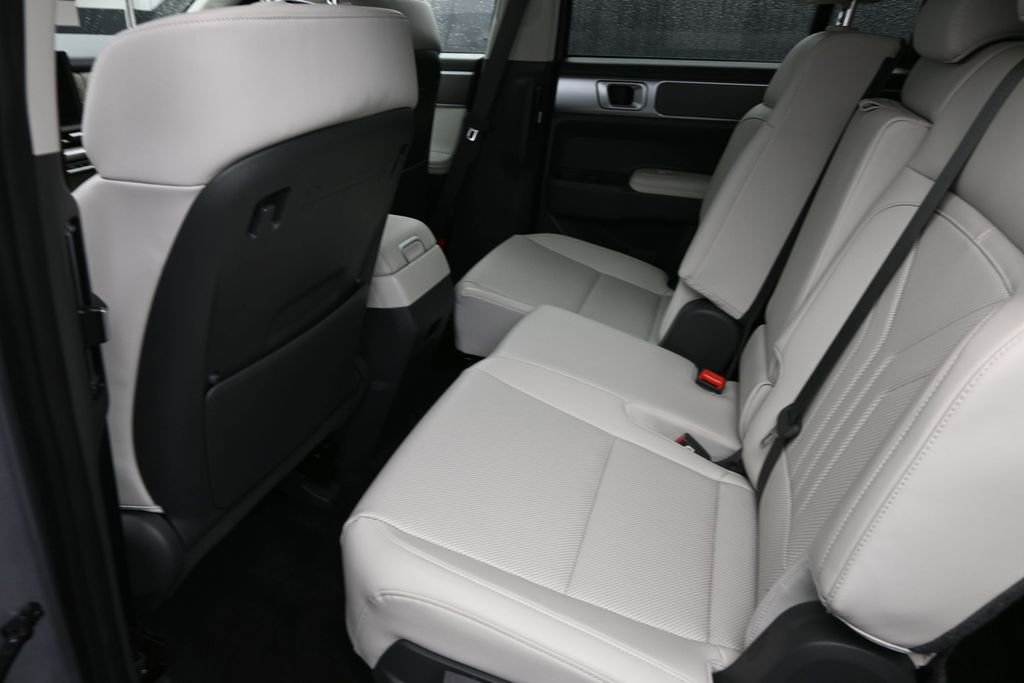 Used 2026 Hyundai Santa Fe SEL FWD image 25