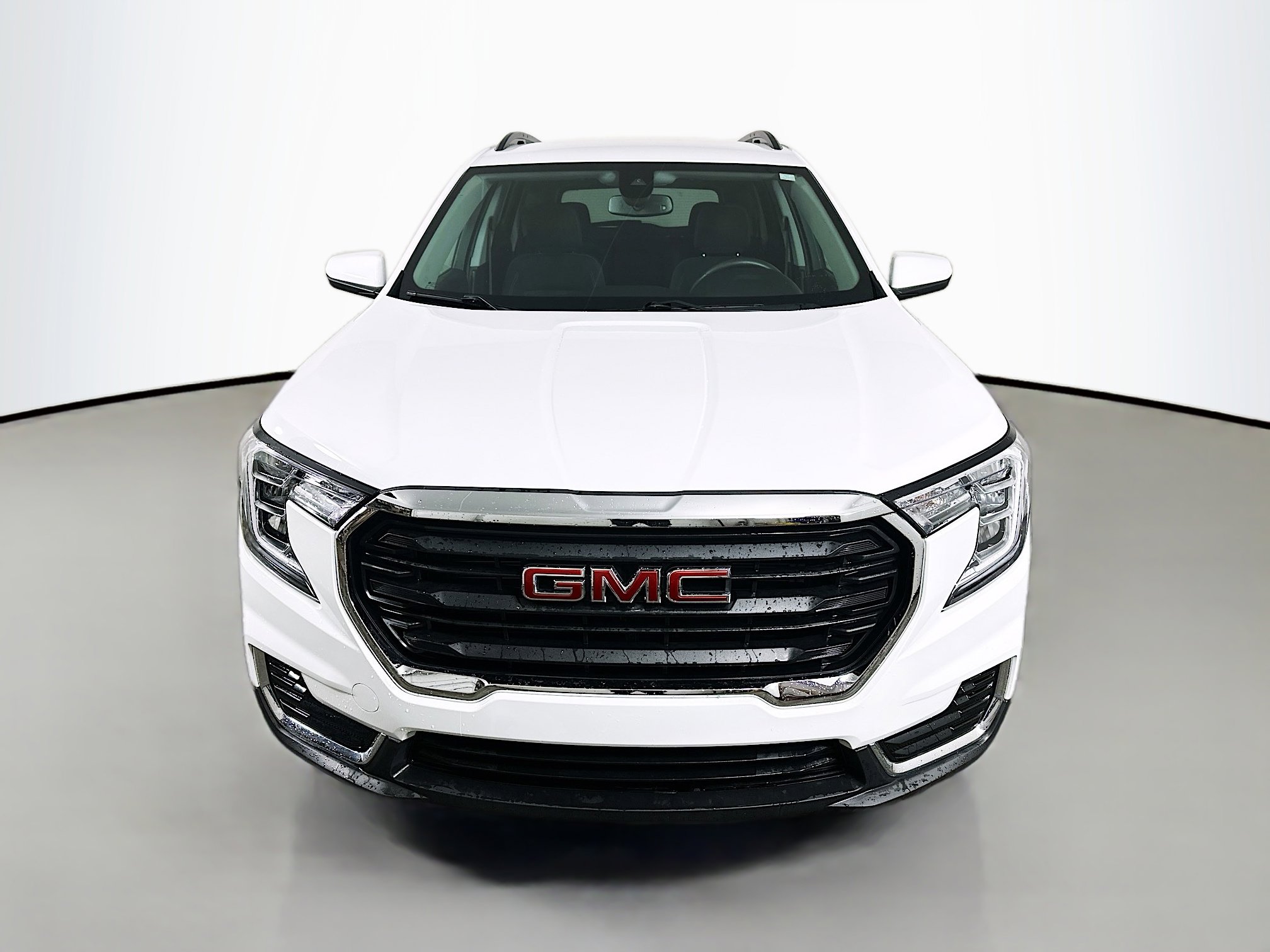Used 2023 GMC Terrain SLE w/ Driver Convenience Package AWD/4WD image 2