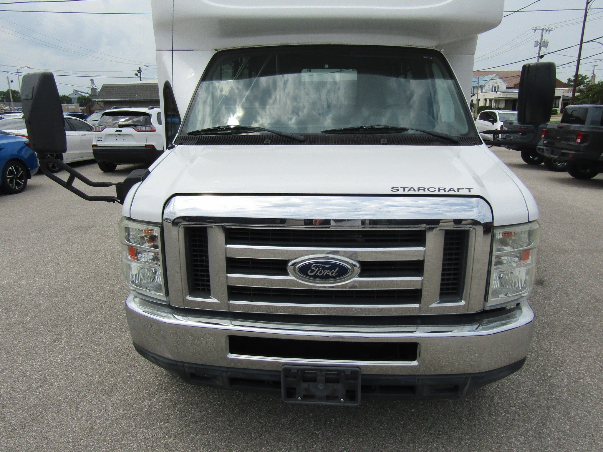Used 2012 Ford E-450 and Econoline 450 Super Duty w/ Shuttle Bus Prep Pkg RWD image 8