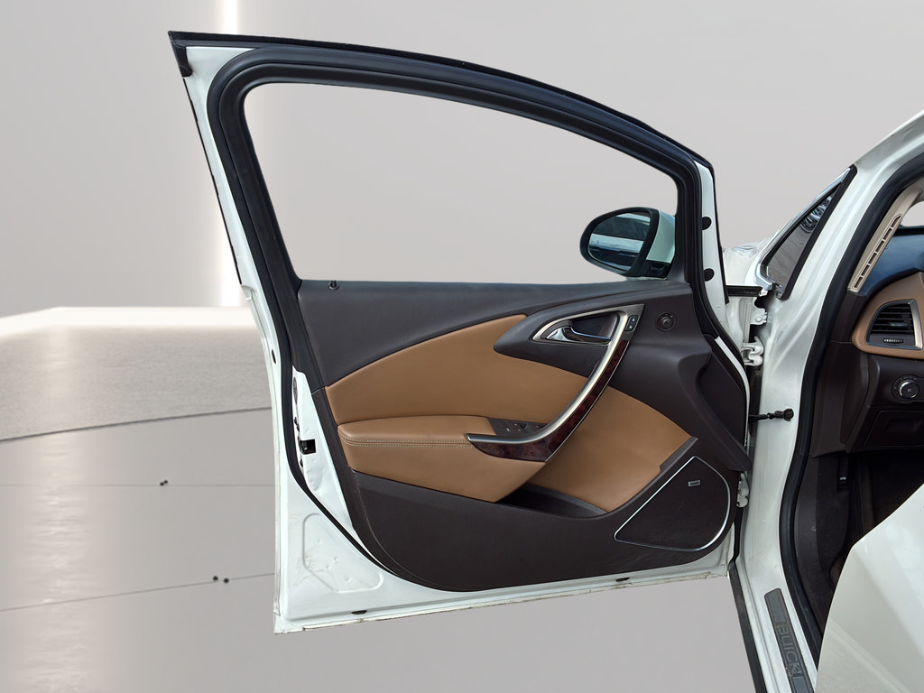 Used 2014 Buick Verano Leather FWD image 10